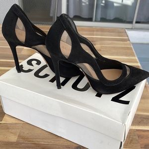 Schutz Fechado Salto Alto black suede black pump size 7.5